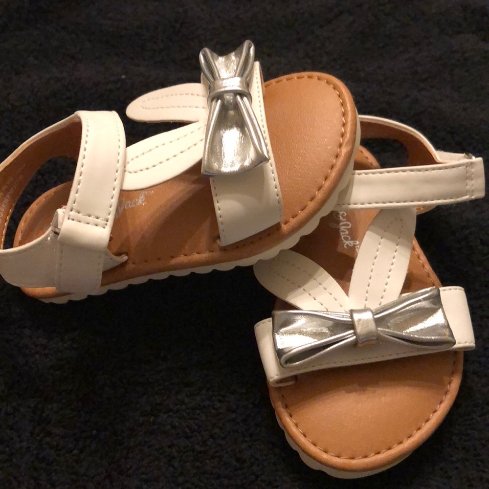 Sandles - Picture 3 of 4